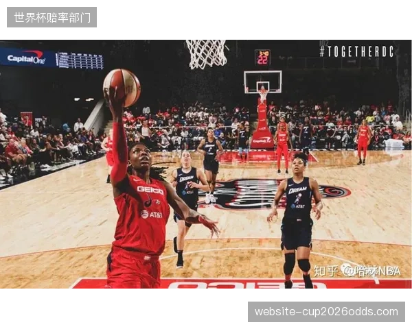 山猫队与天空队的比赛作为CBS全国直播的揭幕战之一,正式拉开赛季大幕。 山猫队与天空队的比赛作为CBS全国直播的揭幕战之一,正式拉开赛季大幕。